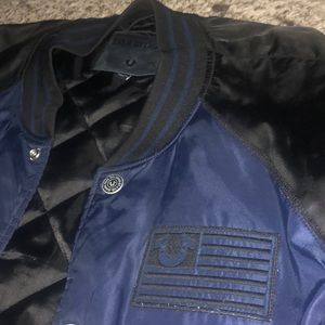 A BEAUTIFULLY MADE unisex true religion coat!